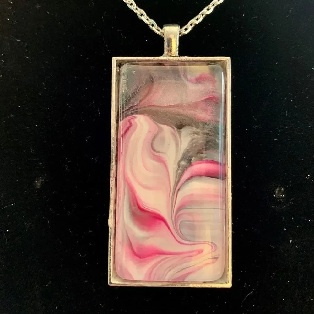 HAND PAINTED GLASS CABOCHON PENDANT NECKLACE‎